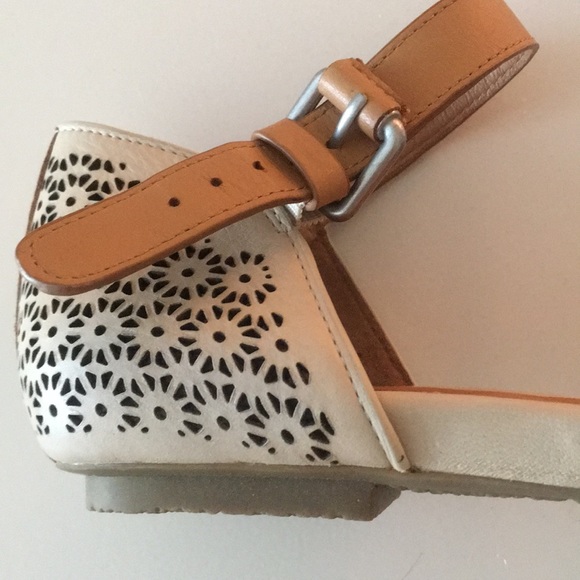 Gentle Souls Brand New - Picture 4 of 5